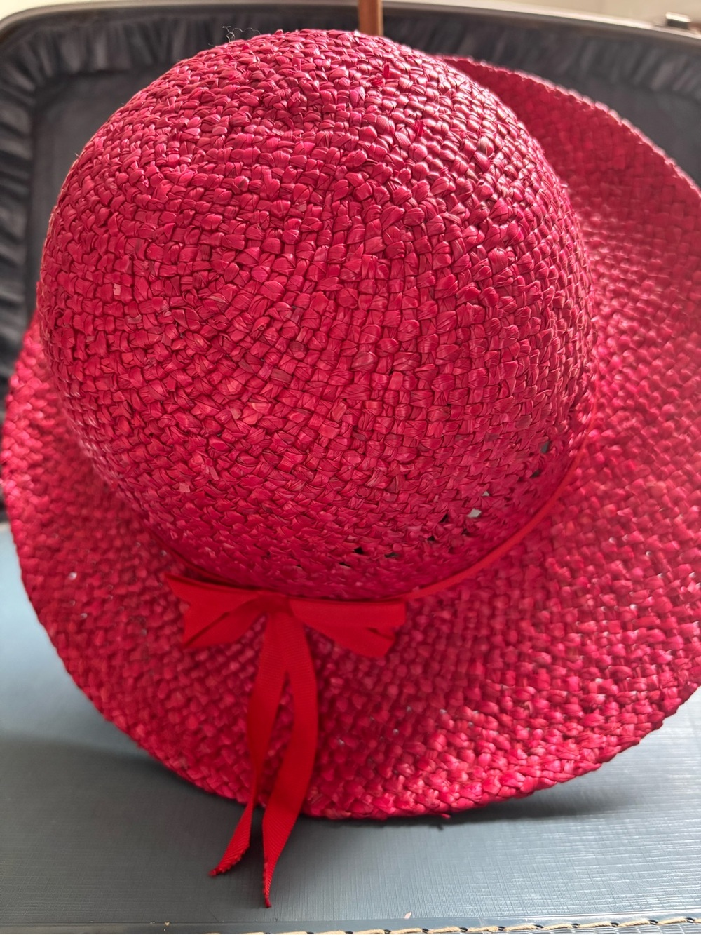 VTG 1960s Straw Sun Hat with Ribbon Bow - Bright Fuchsia - Picture 3 of 6